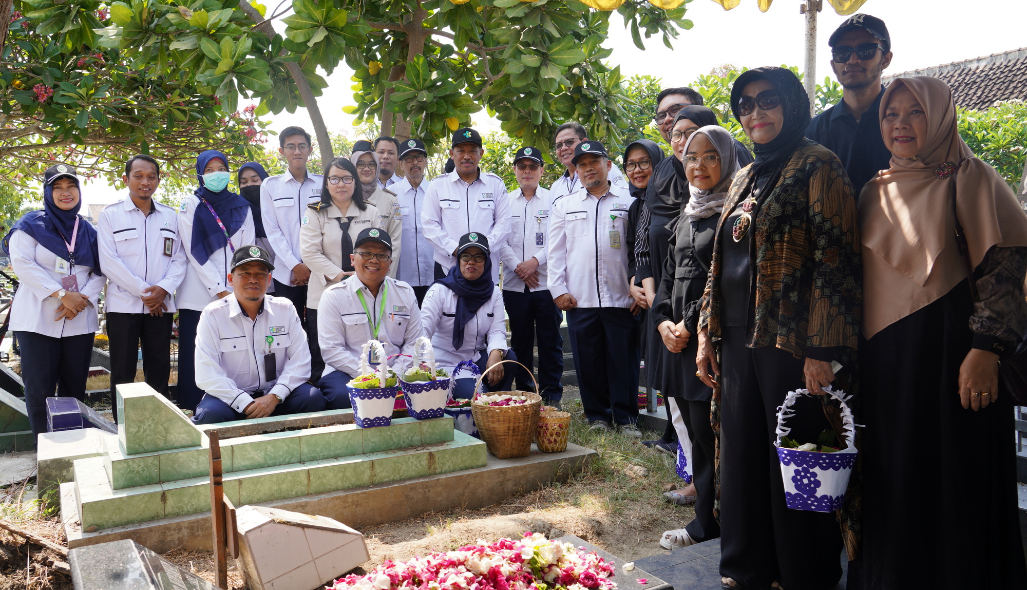 Turut Serta HKN-59, BBTKLPP Yogyakarta Ikuti Rangkaian Tabur Bunga dan Donor Darah